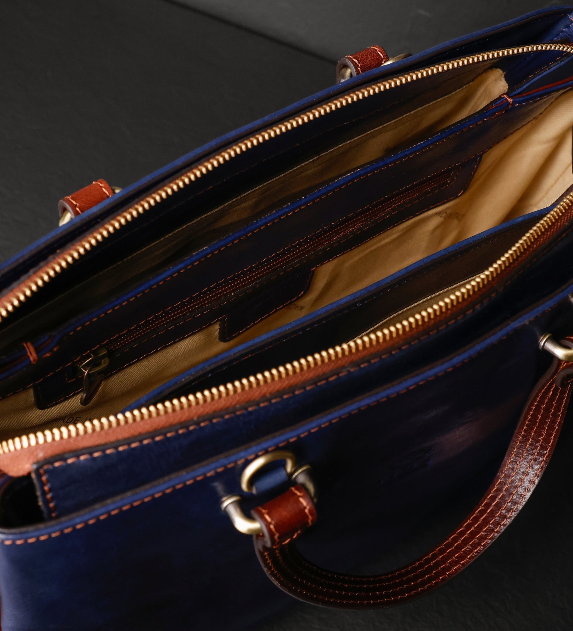 Borsa Tote a spalla in pelle donna – The Scarlet Letter