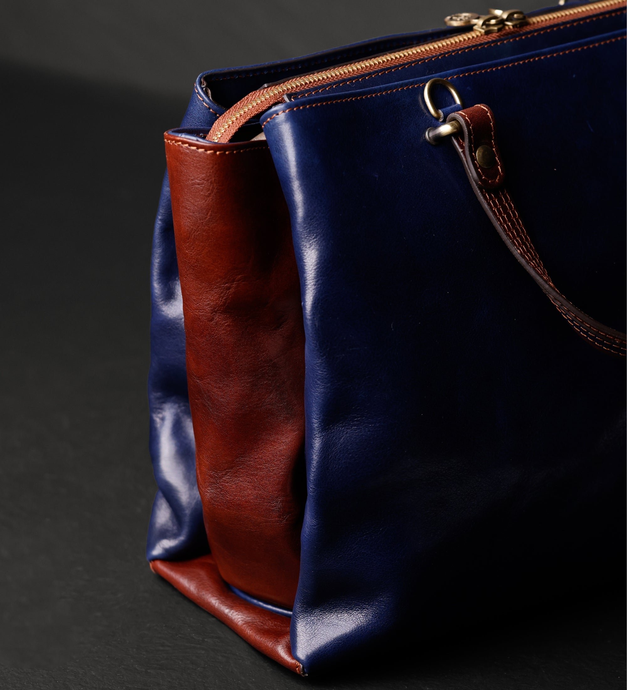 Borsa Tote a spalla in pelle donna – The Scarlet Letter