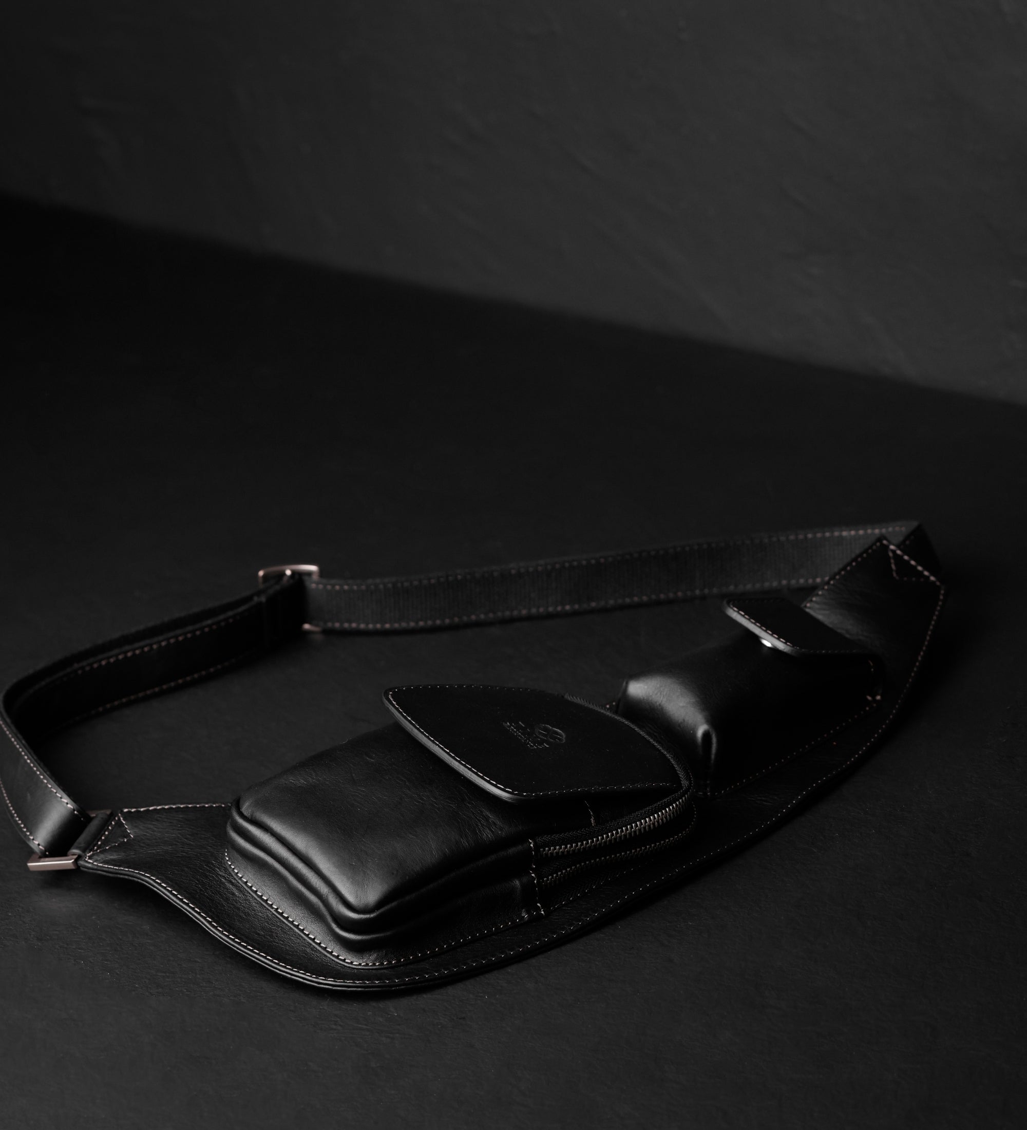 Borsa monospalla a tracolla in pelle - The Monk