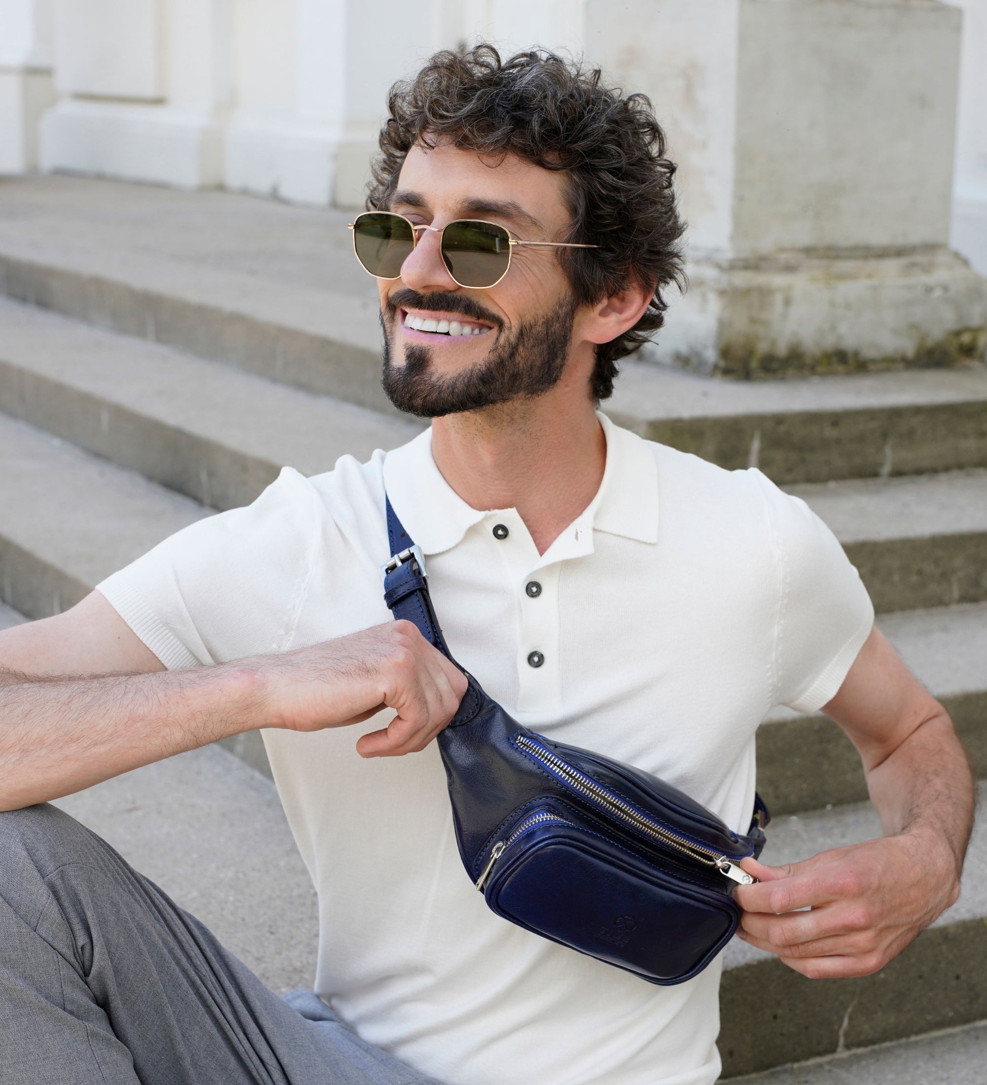 Marsupio a tracolla in pelle - Independent People