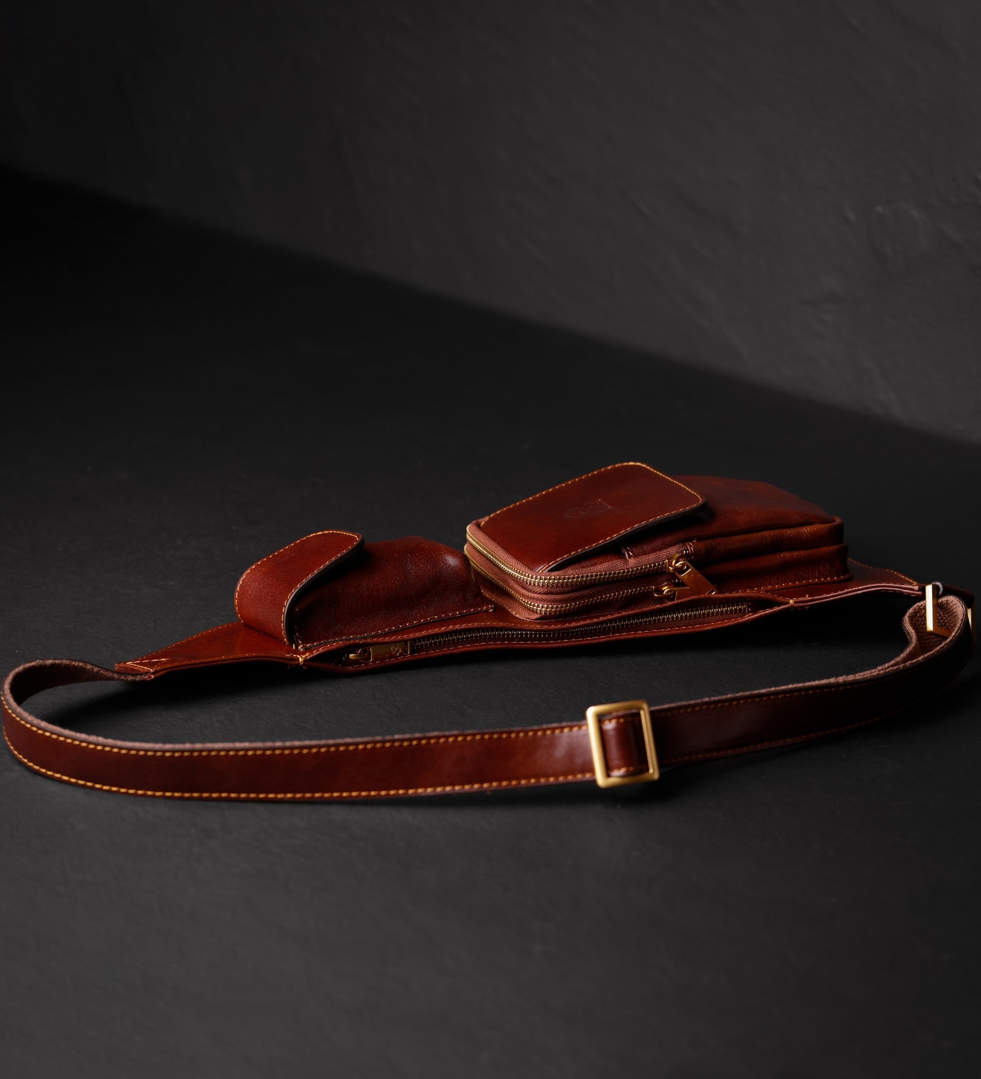 Borsa monospalla a tracolla in pelle - The Monk