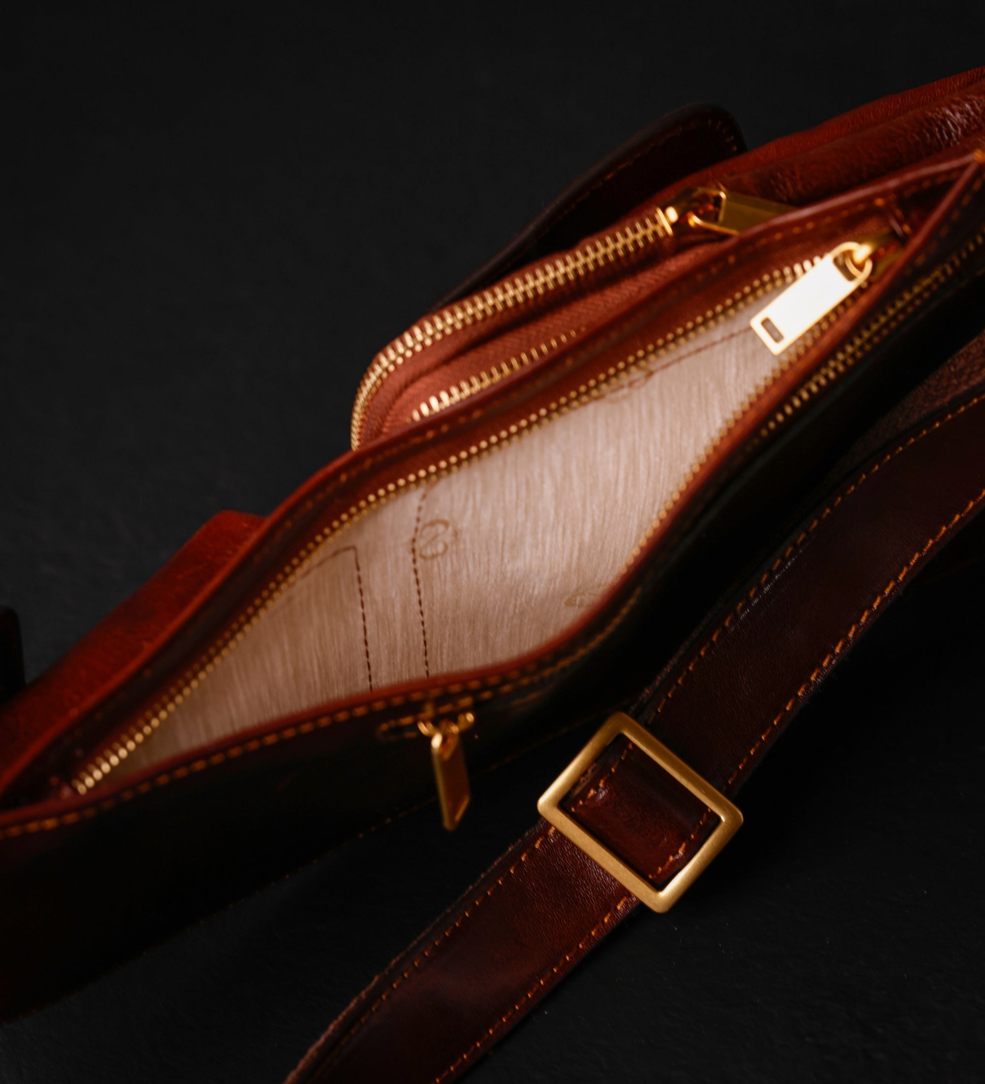 Borsa monospalla a tracolla in pelle - The Monk