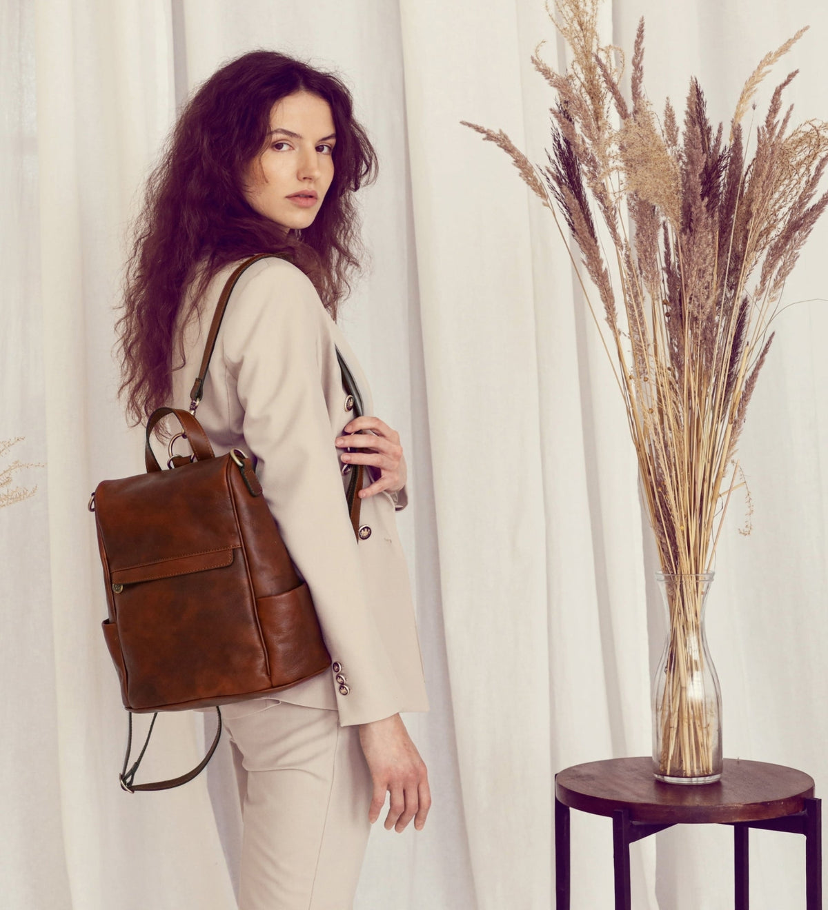 Zaino donna in pelle color cognac convertibile in borsa a spalla - The Waves