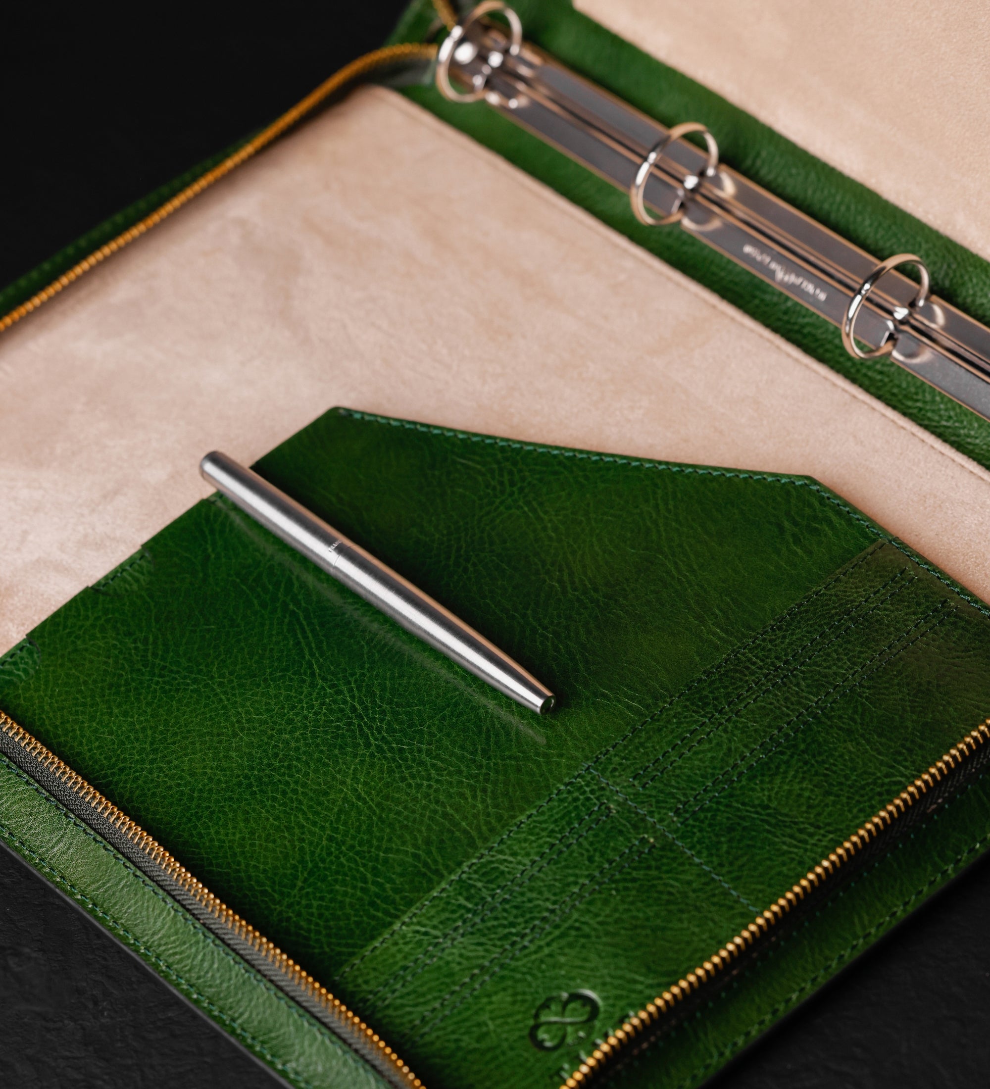 Portadocumenti in pelle con raccoglitore donna - Joy in the Morning