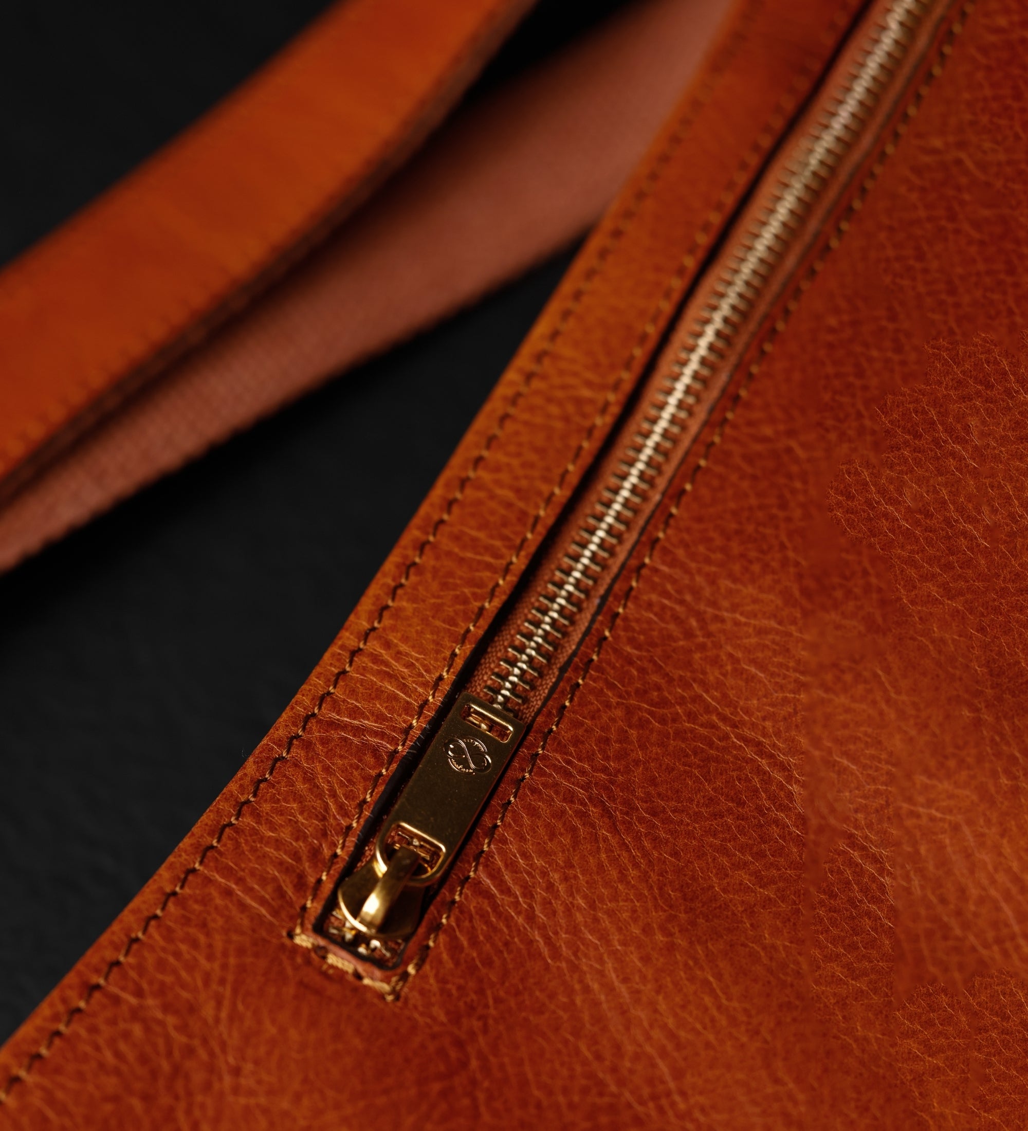 Borsa monospalla a tracolla in pelle - The Monk