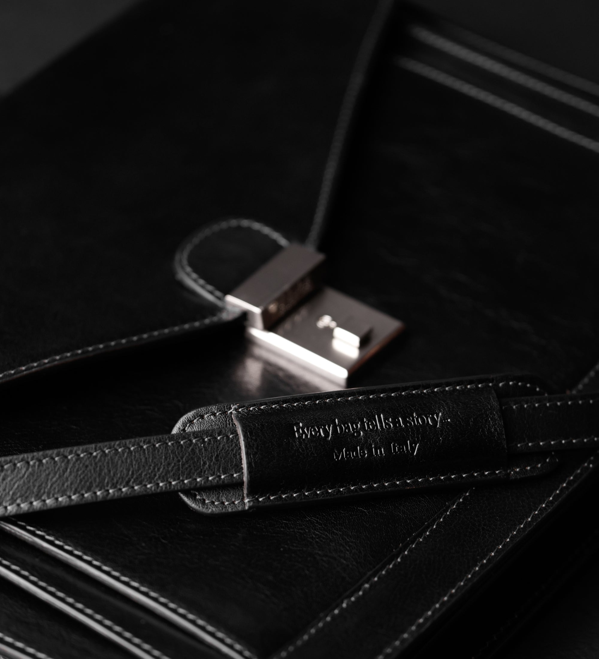 Cartella da lavoro in pelle dal design classico - The Magus