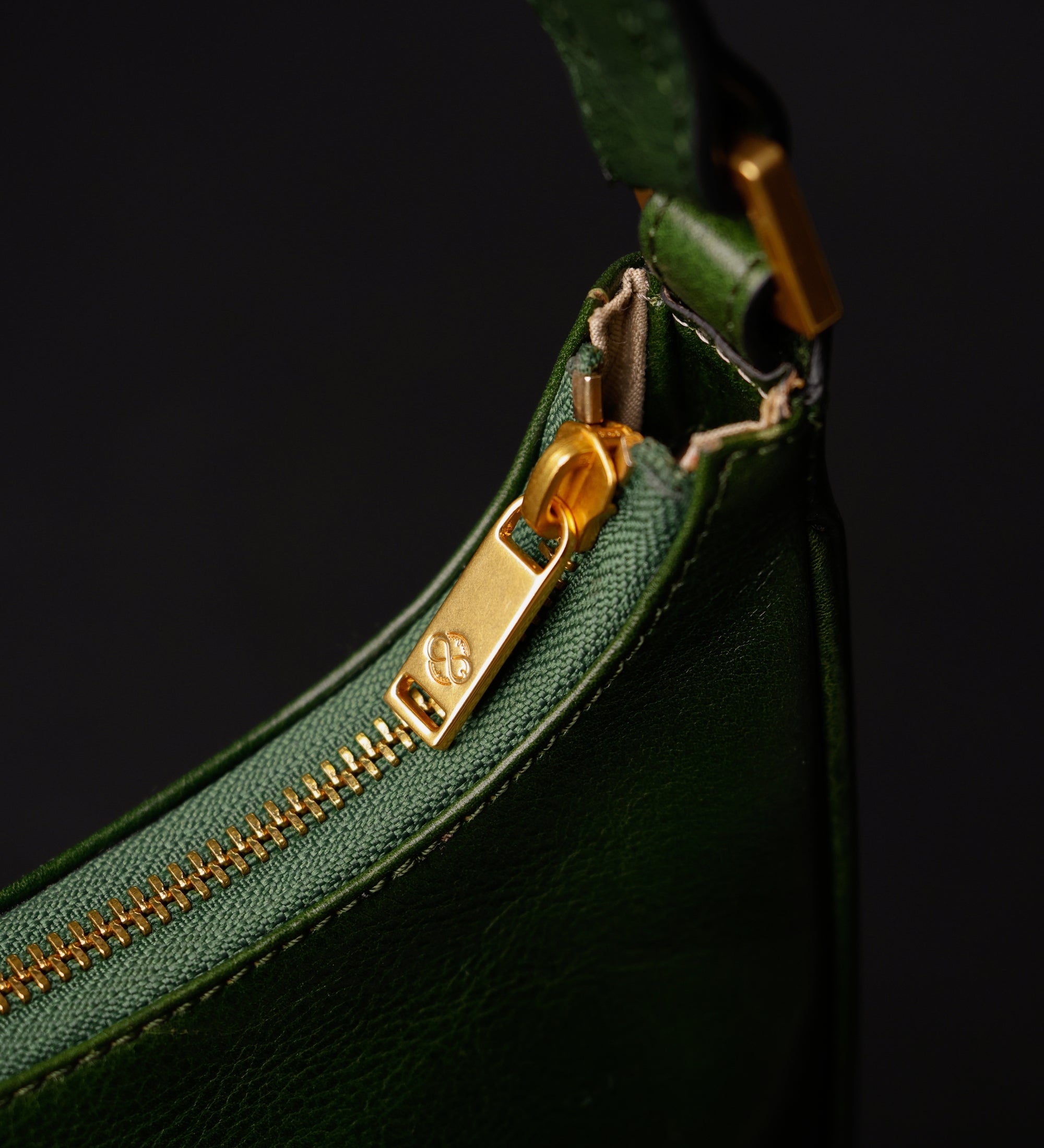 Borsa hobo in pelle donna – The Bluest Eye
